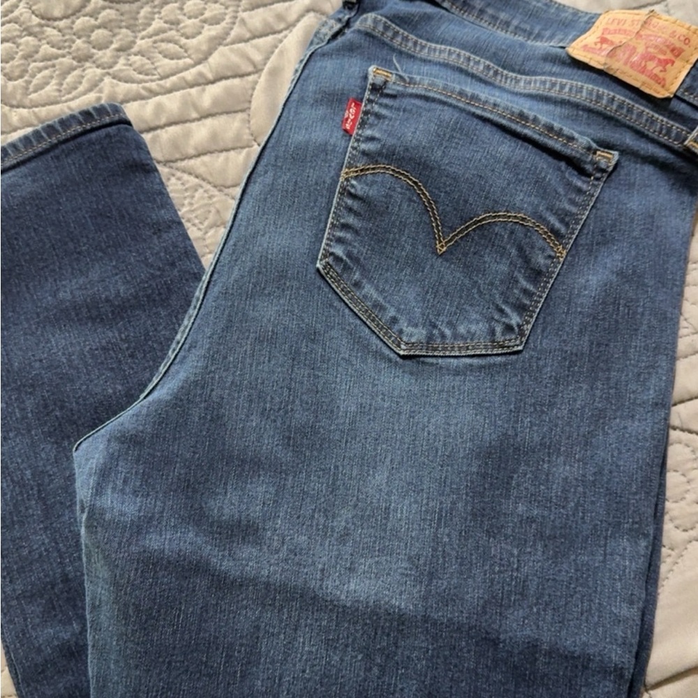 Levi's Women's Classic Straight Leg Denim Jeans